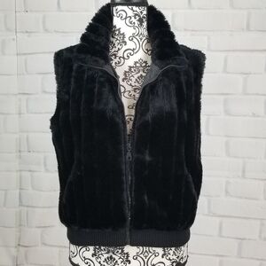 Misfit faux fur zip front size s/m black vest